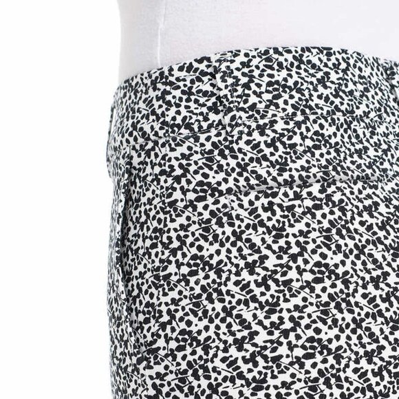 NEW Hilary Radley Pull-On Capris | Floral Speckled - Picture 4 of 5